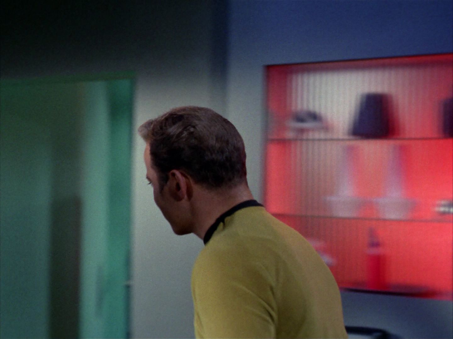 ariane179254_StarTrek_1x22_SpaceSeed_0945.jpg