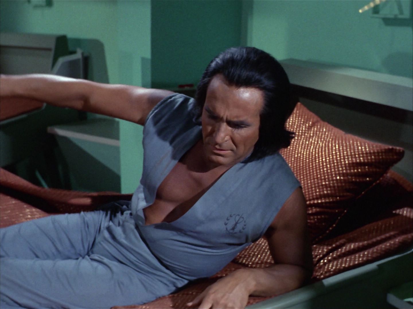 ariane179254_StarTrek_1x22_SpaceSeed_0969.jpg