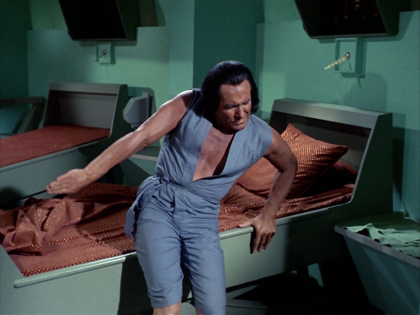 ariane179254_StarTrek_1x22_SpaceSeed_0977.jpg