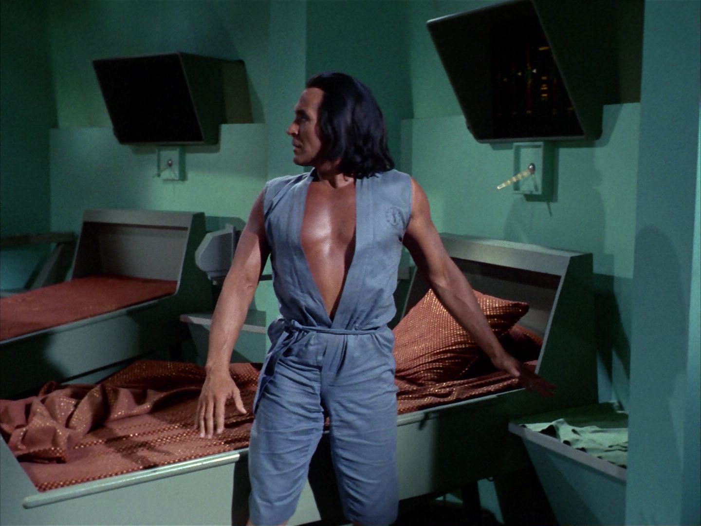 ariane179254_StarTrek_1x22_SpaceSeed_0989.jpg