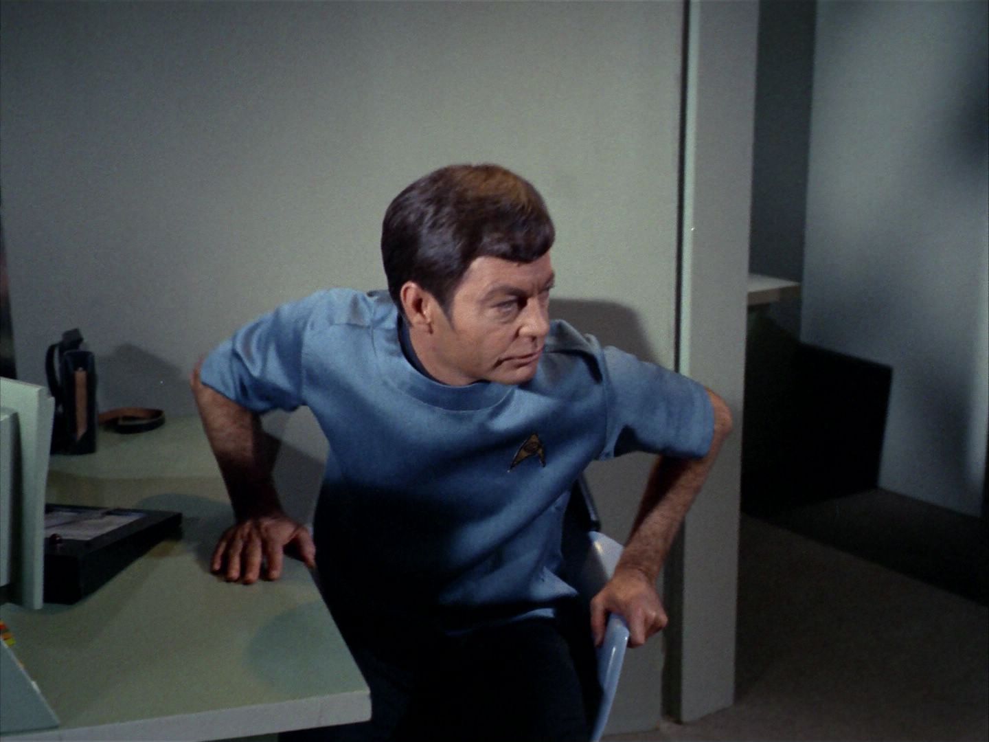 ariane179254_StarTrek_1x22_SpaceSeed_1012.jpg
