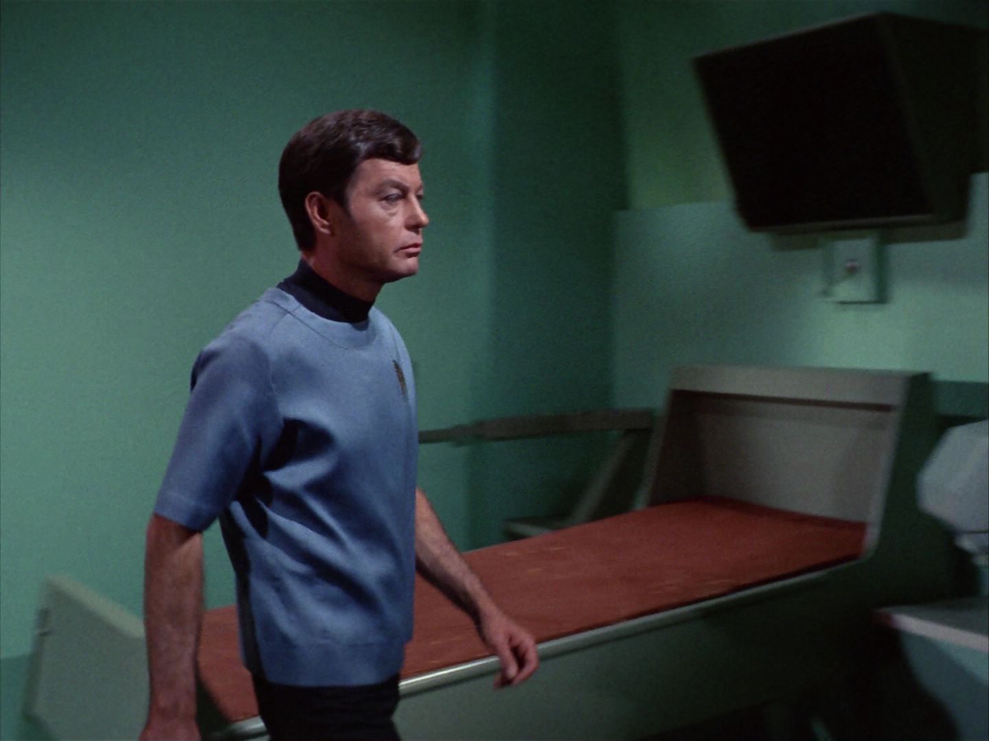 ariane179254_StarTrek_1x22_SpaceSeed_1020.jpg