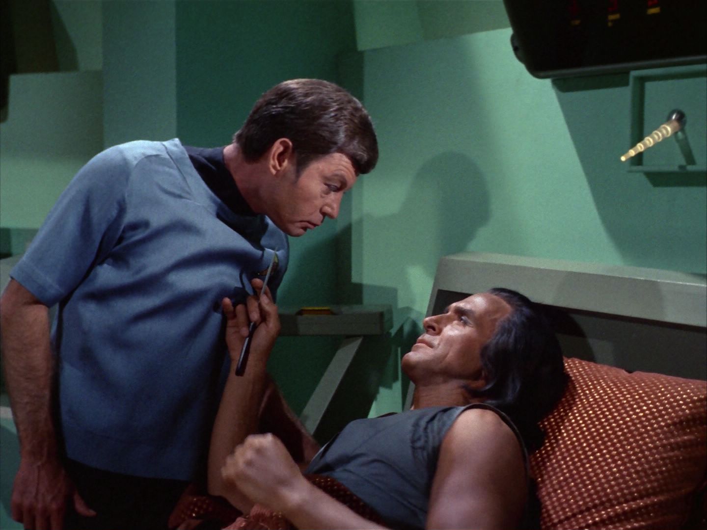 ariane179254_StarTrek_1x22_SpaceSeed_1077.jpg