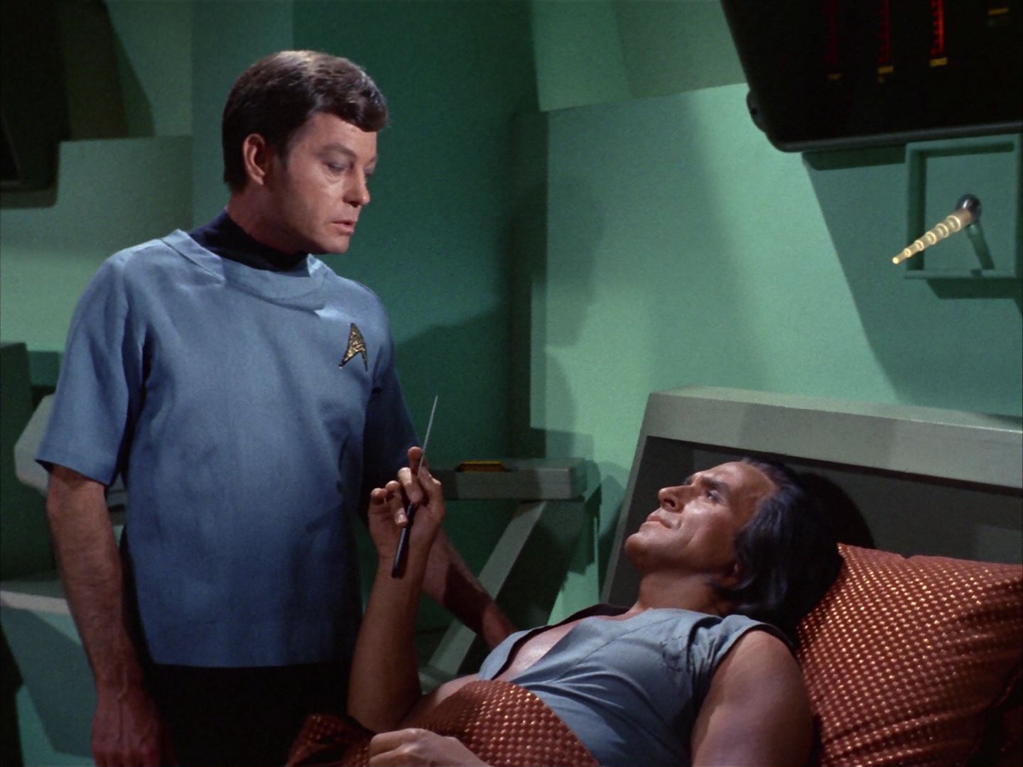 ariane179254_StarTrek_1x22_SpaceSeed_1084.jpg