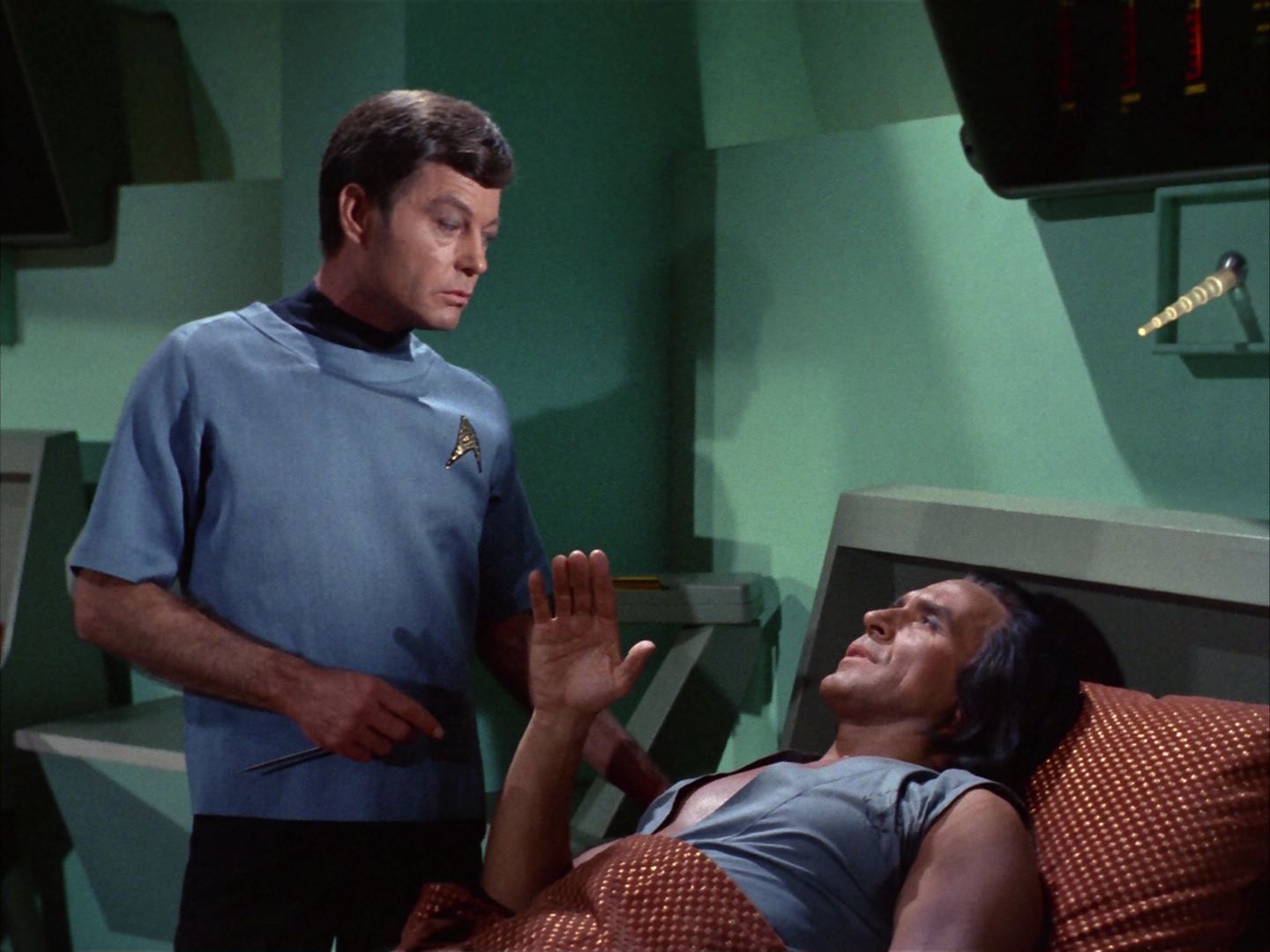 ariane179254_StarTrek_1x22_SpaceSeed_1103.jpg