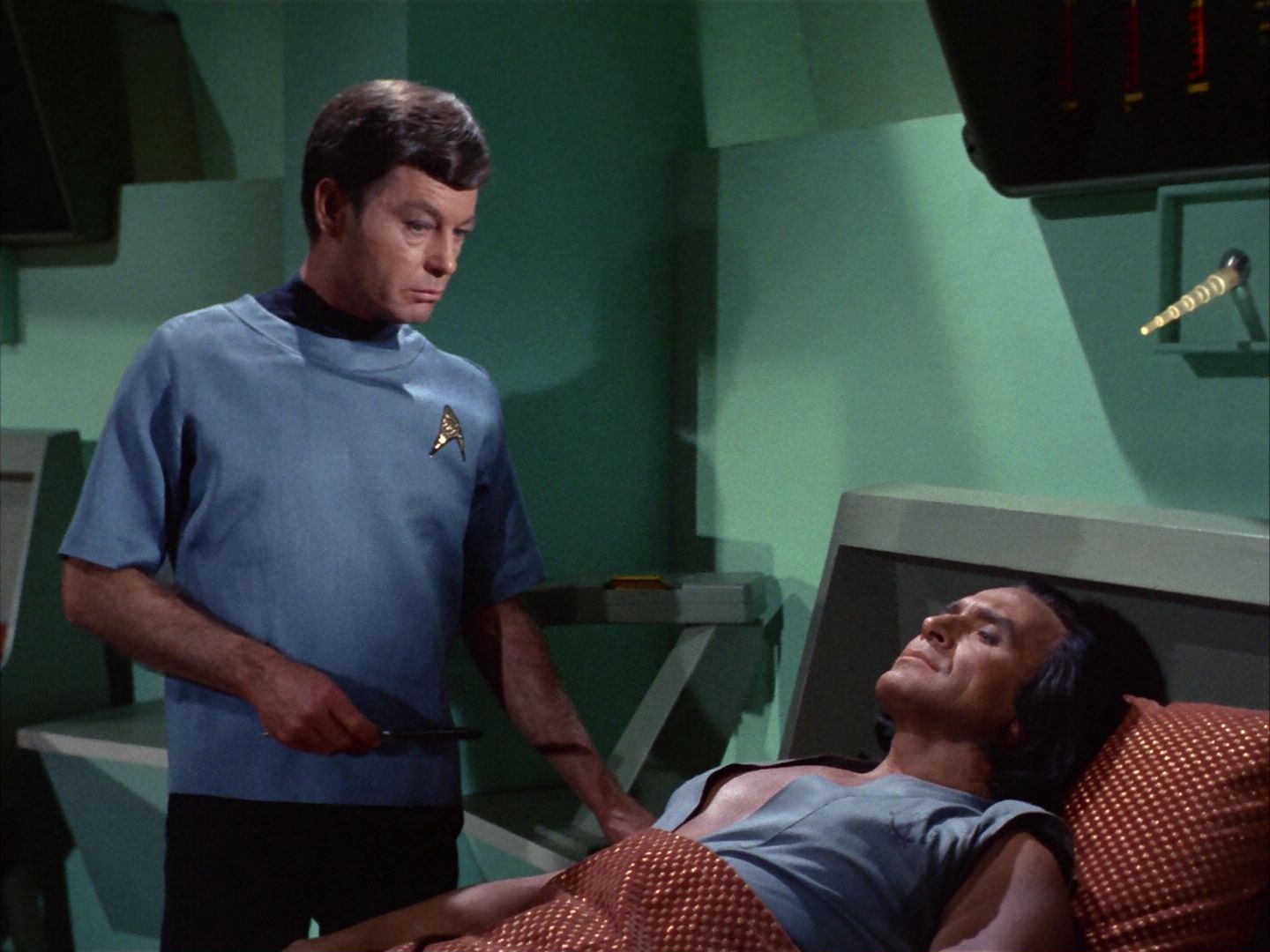 ariane179254_StarTrek_1x22_SpaceSeed_1115.jpg