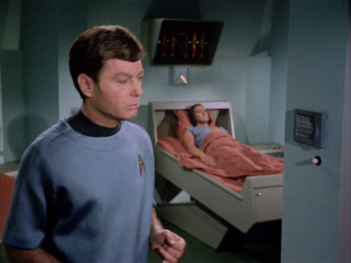 ariane179254_StarTrek_1x22_SpaceSeed_1120.jpg