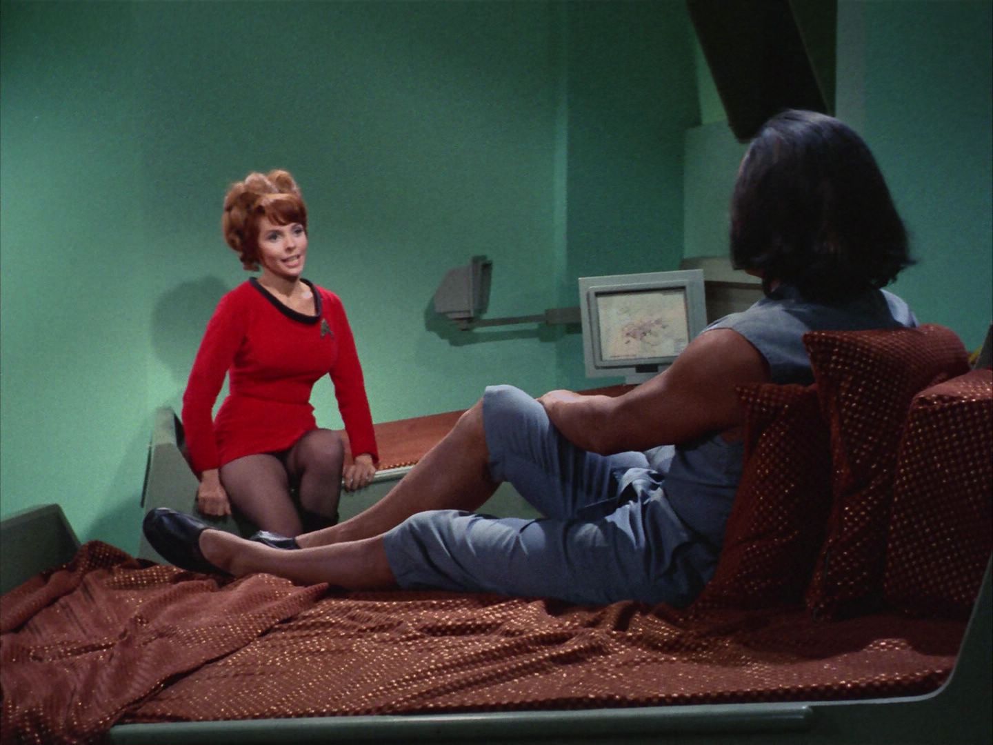 ariane179254_StarTrek_1x22_SpaceSeed_1431.jpg