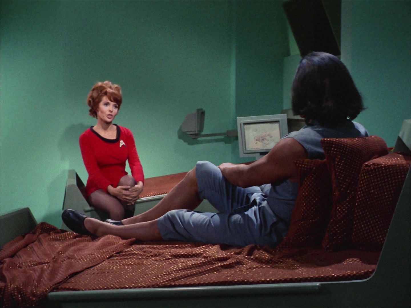 ariane179254_StarTrek_1x22_SpaceSeed_1433.jpg