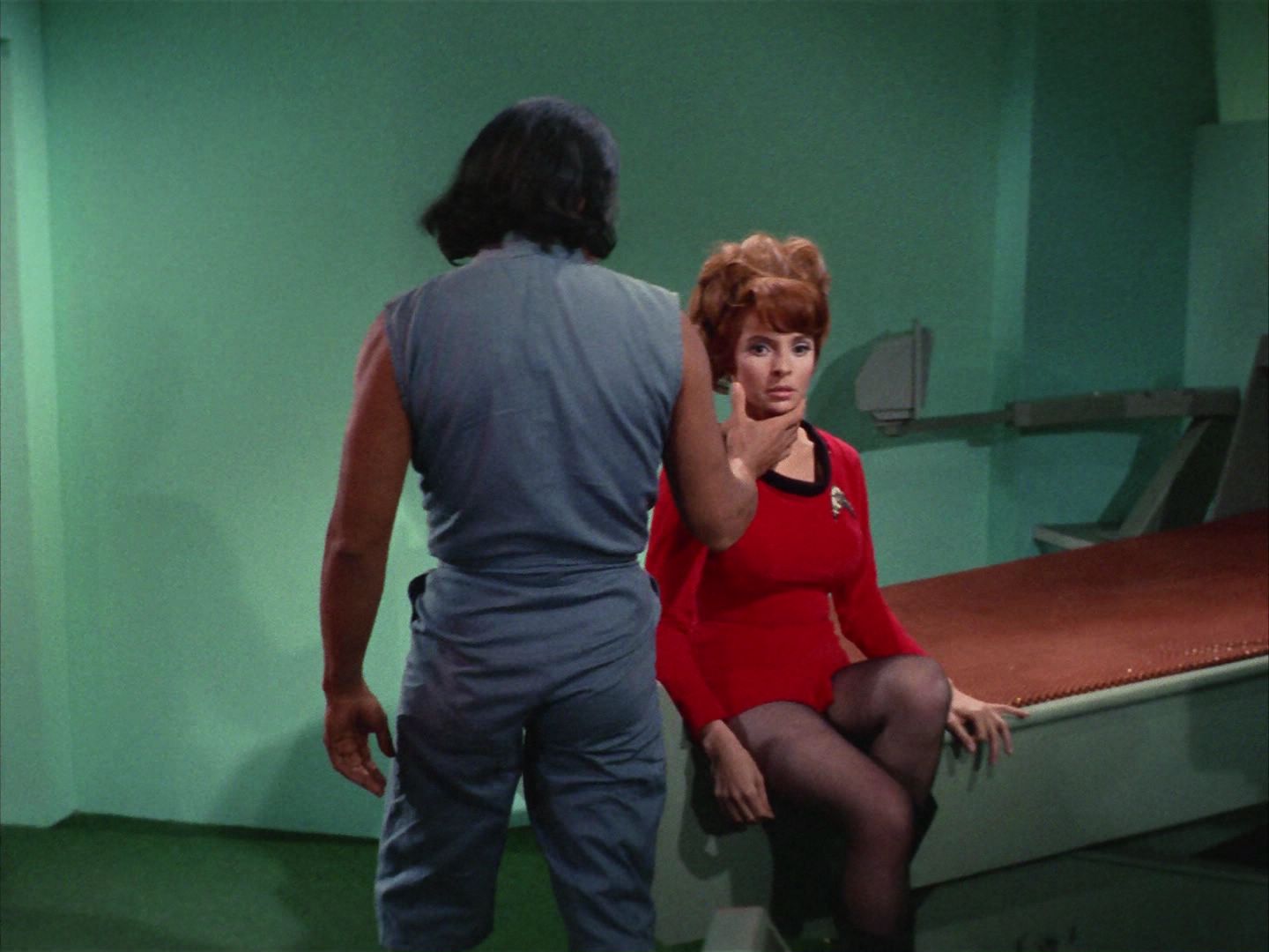 ariane179254_StarTrek_1x22_SpaceSeed_1450.jpg