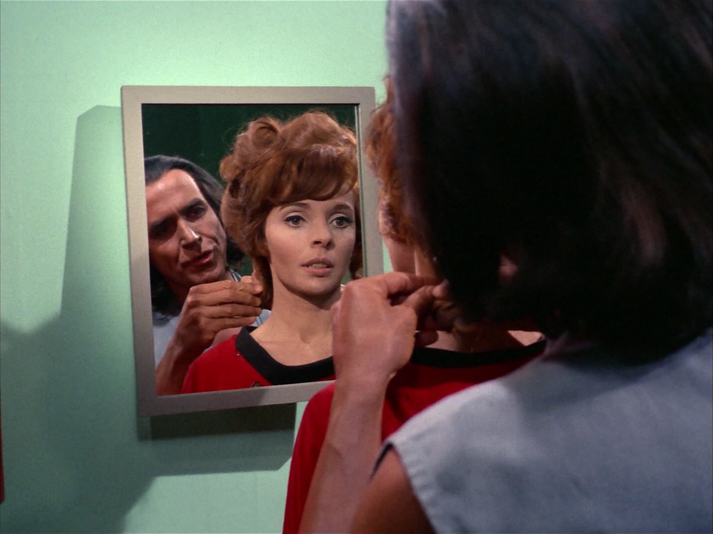 ariane179254_StarTrek_1x22_SpaceSeed_1472.jpg