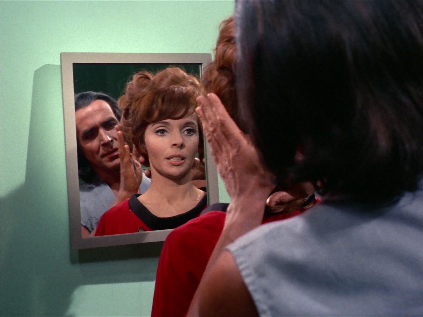 ariane179254_StarTrek_1x22_SpaceSeed_1495.jpg