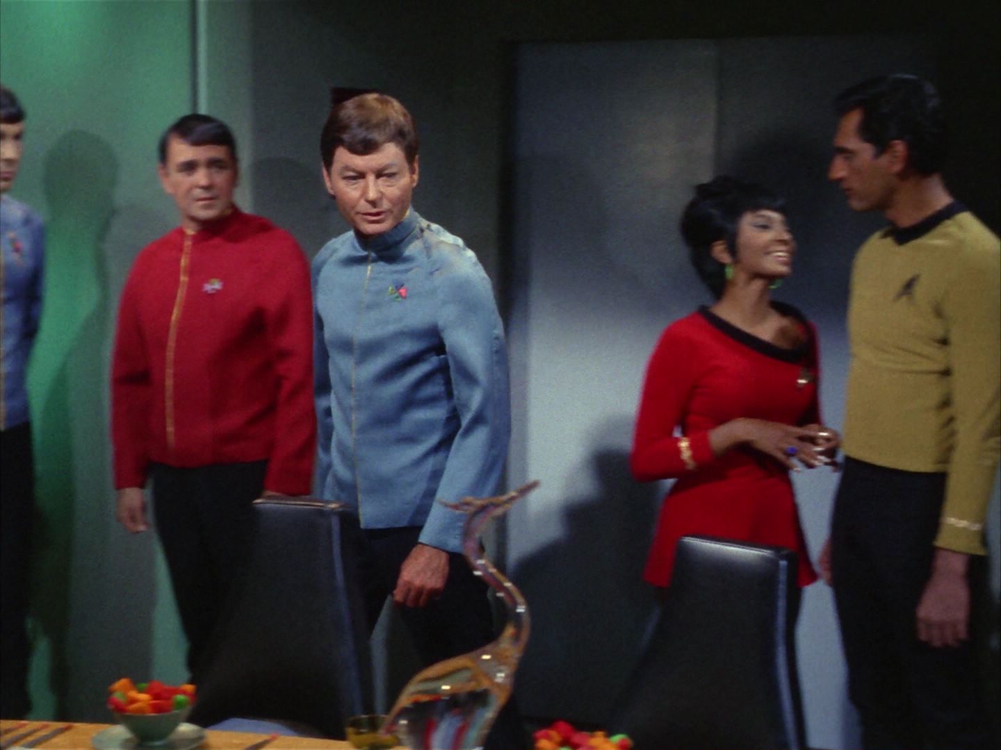 ariane179254_StarTrek_1x22_SpaceSeed_1540.jpg