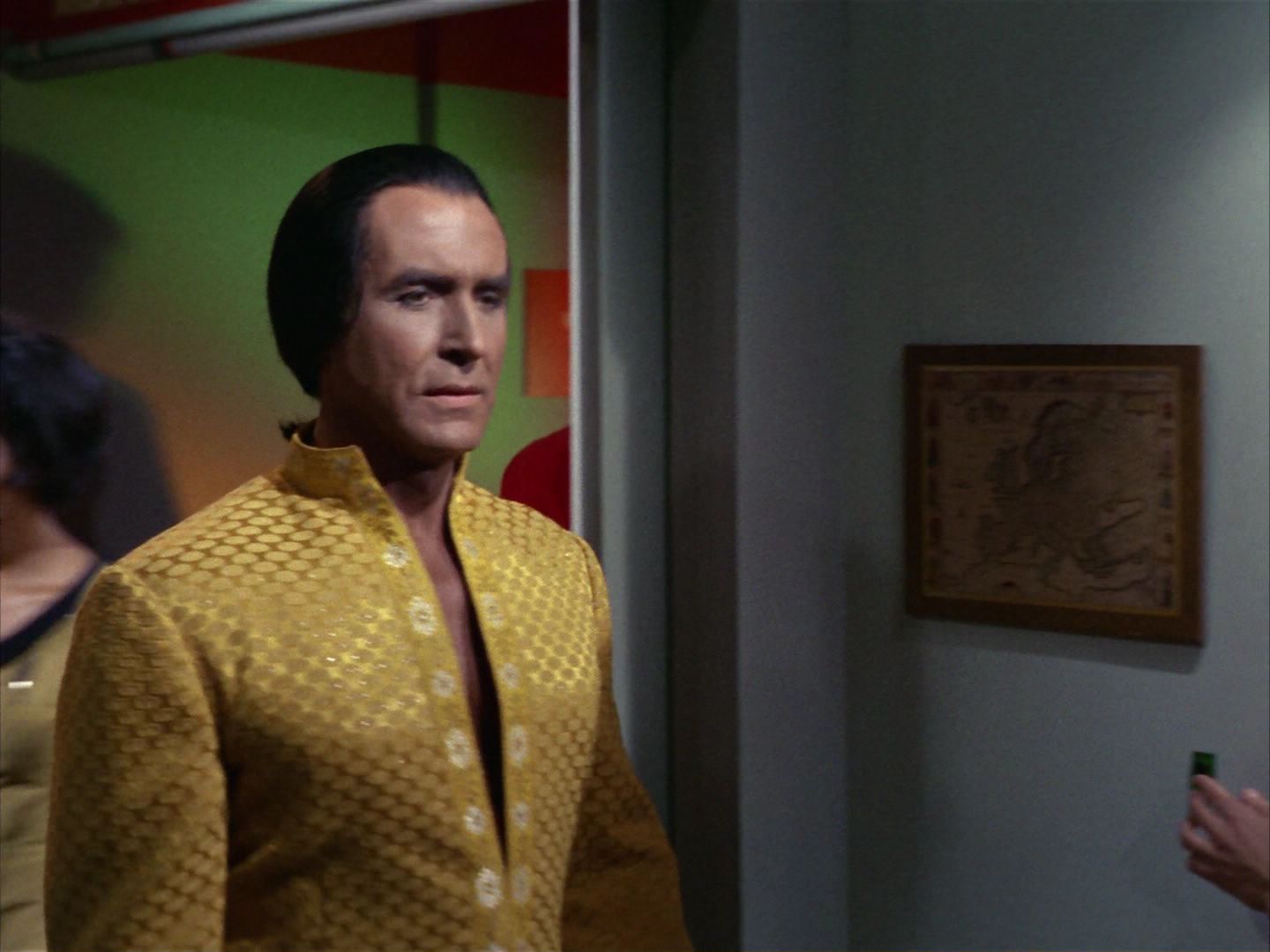 ariane179254_StarTrek_1x22_SpaceSeed_1575.jpg