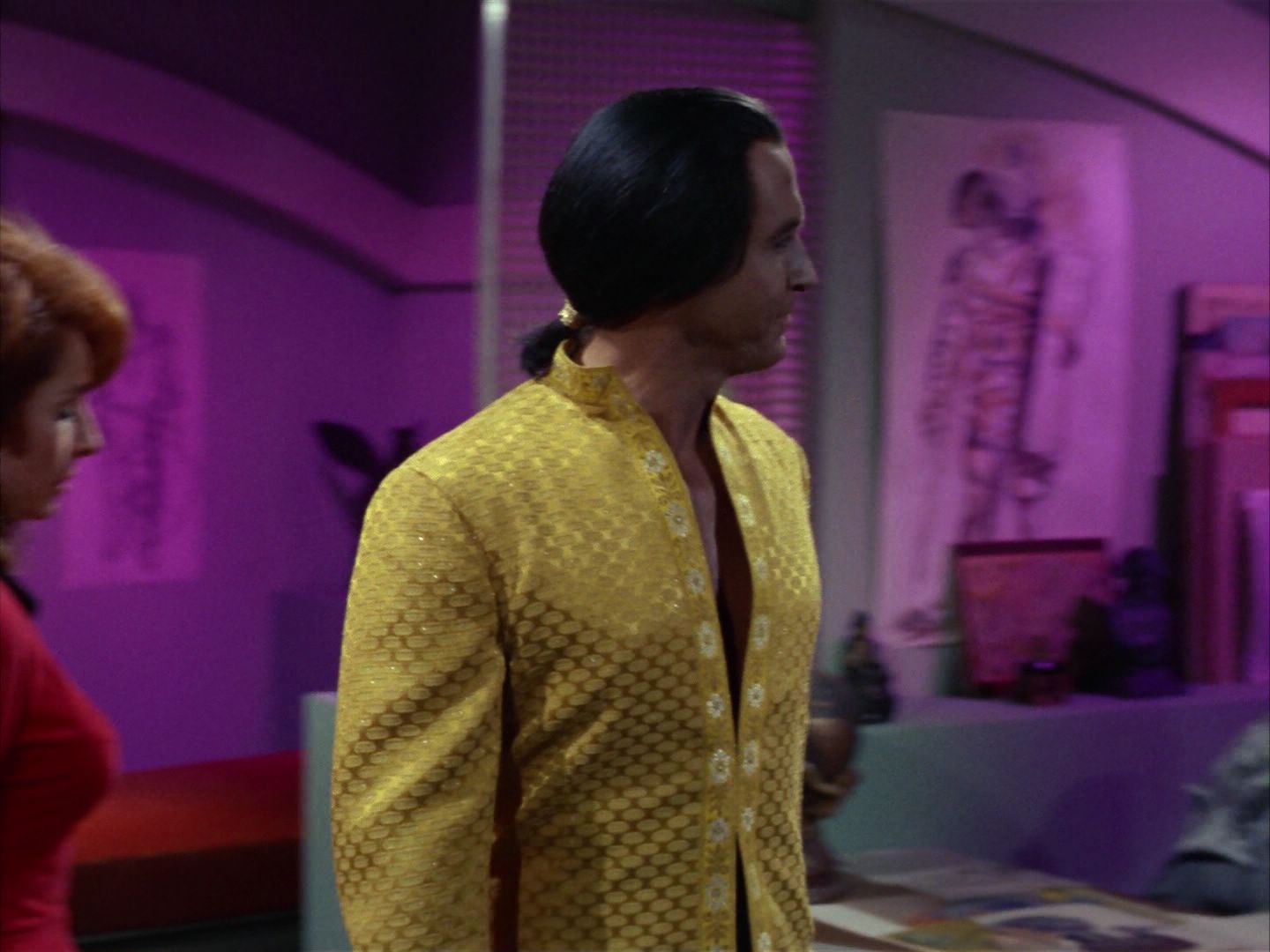 ariane179254_StarTrek_1x22_SpaceSeed_1616.jpg