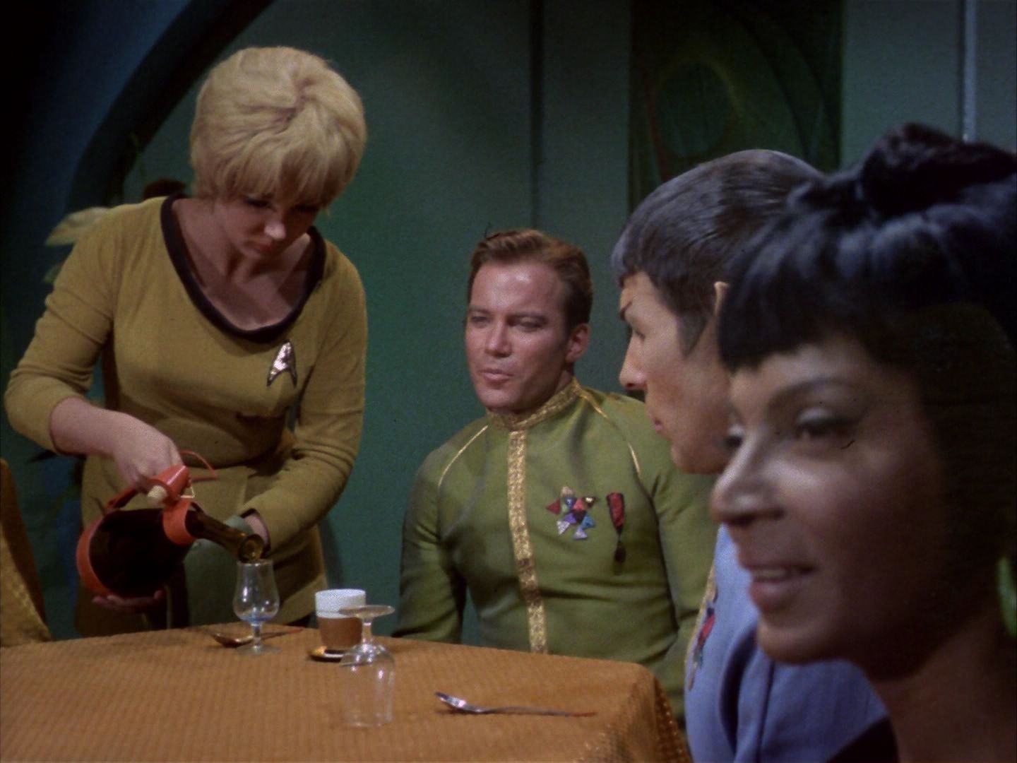 ariane179254_StarTrek_1x22_SpaceSeed_1665.jpg