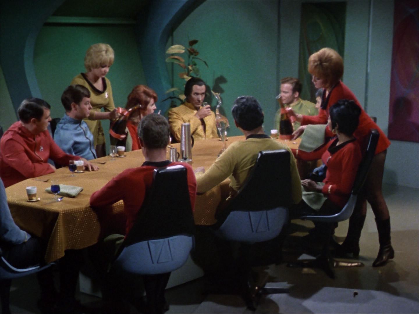 ariane179254_StarTrek_1x22_SpaceSeed_1681.jpg