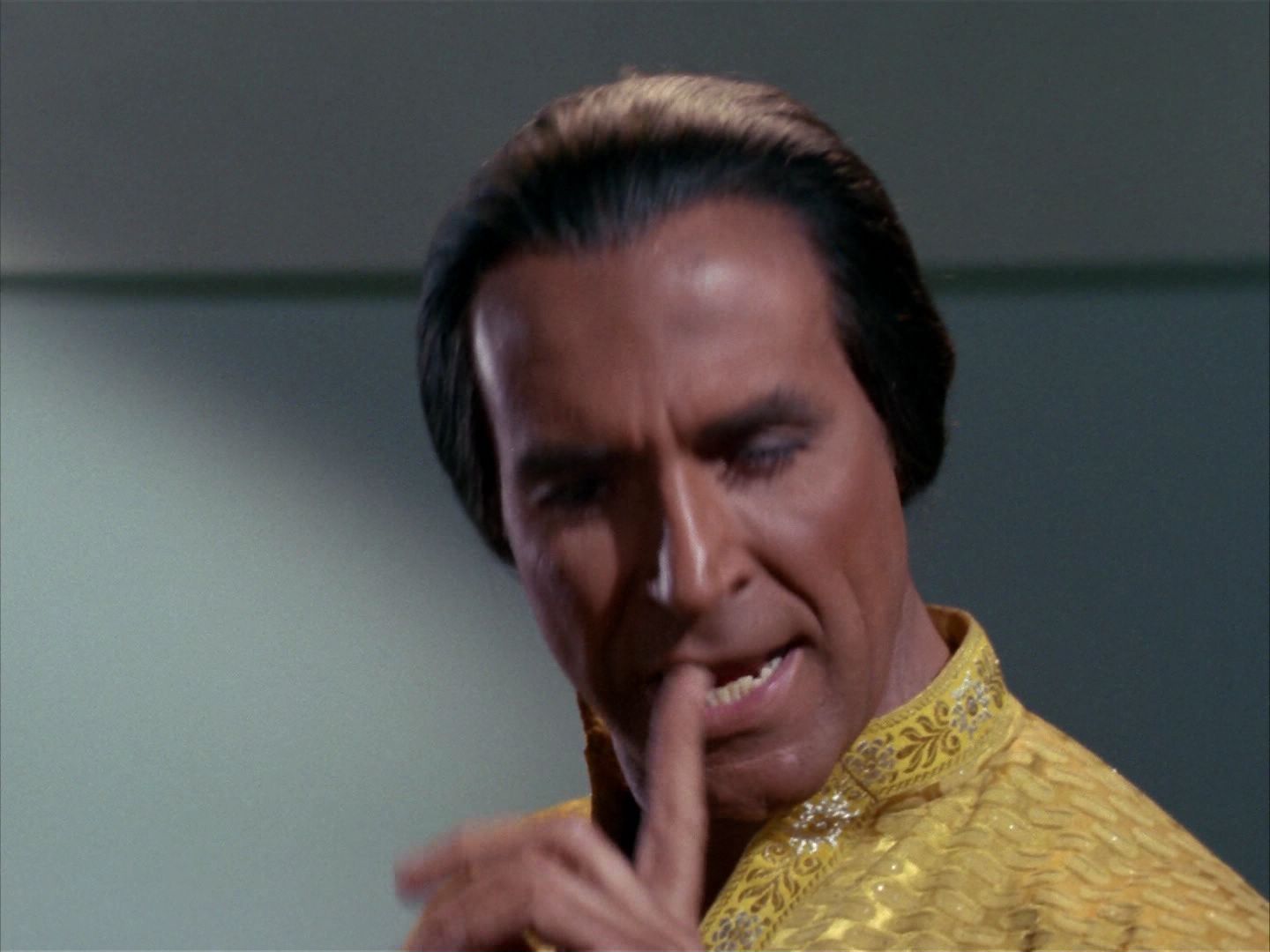 ariane179254_StarTrek_1x22_SpaceSeed_1905.jpg