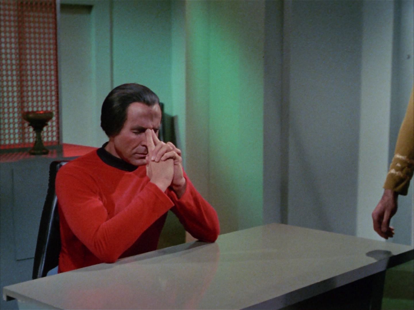 ariane179254_StarTrek_1x22_SpaceSeed_2099.jpg