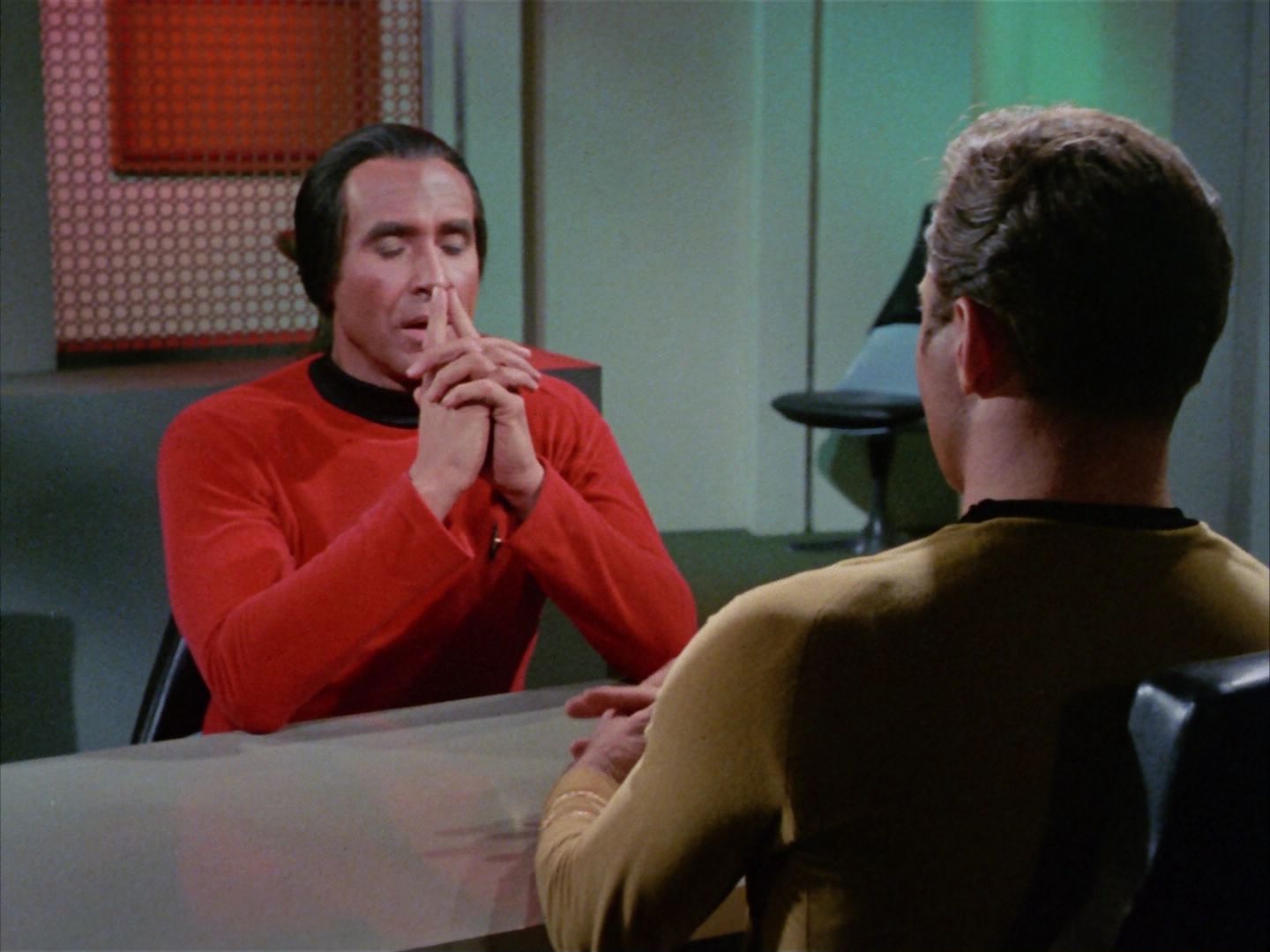 ariane179254_StarTrek_1x22_SpaceSeed_2104.jpg