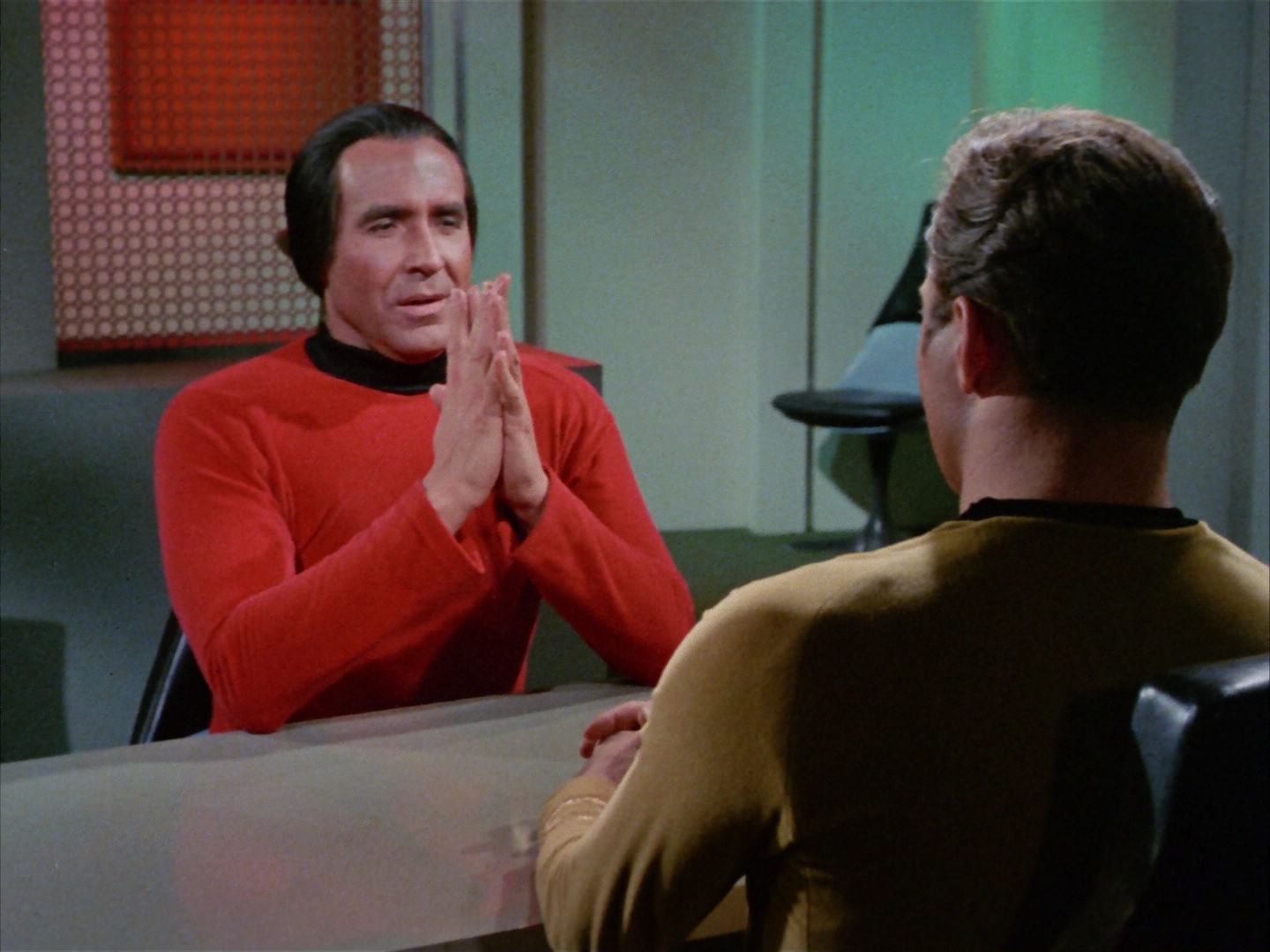 ariane179254_StarTrek_1x22_SpaceSeed_2105.jpg