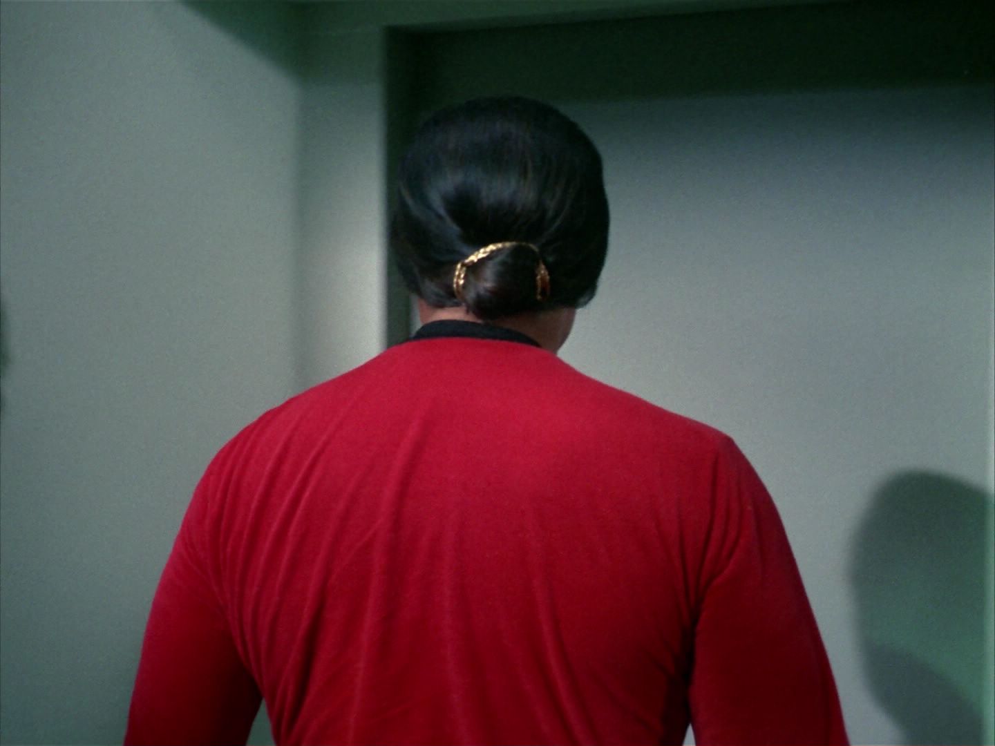 ariane179254_StarTrek_1x22_SpaceSeed_2223.jpg