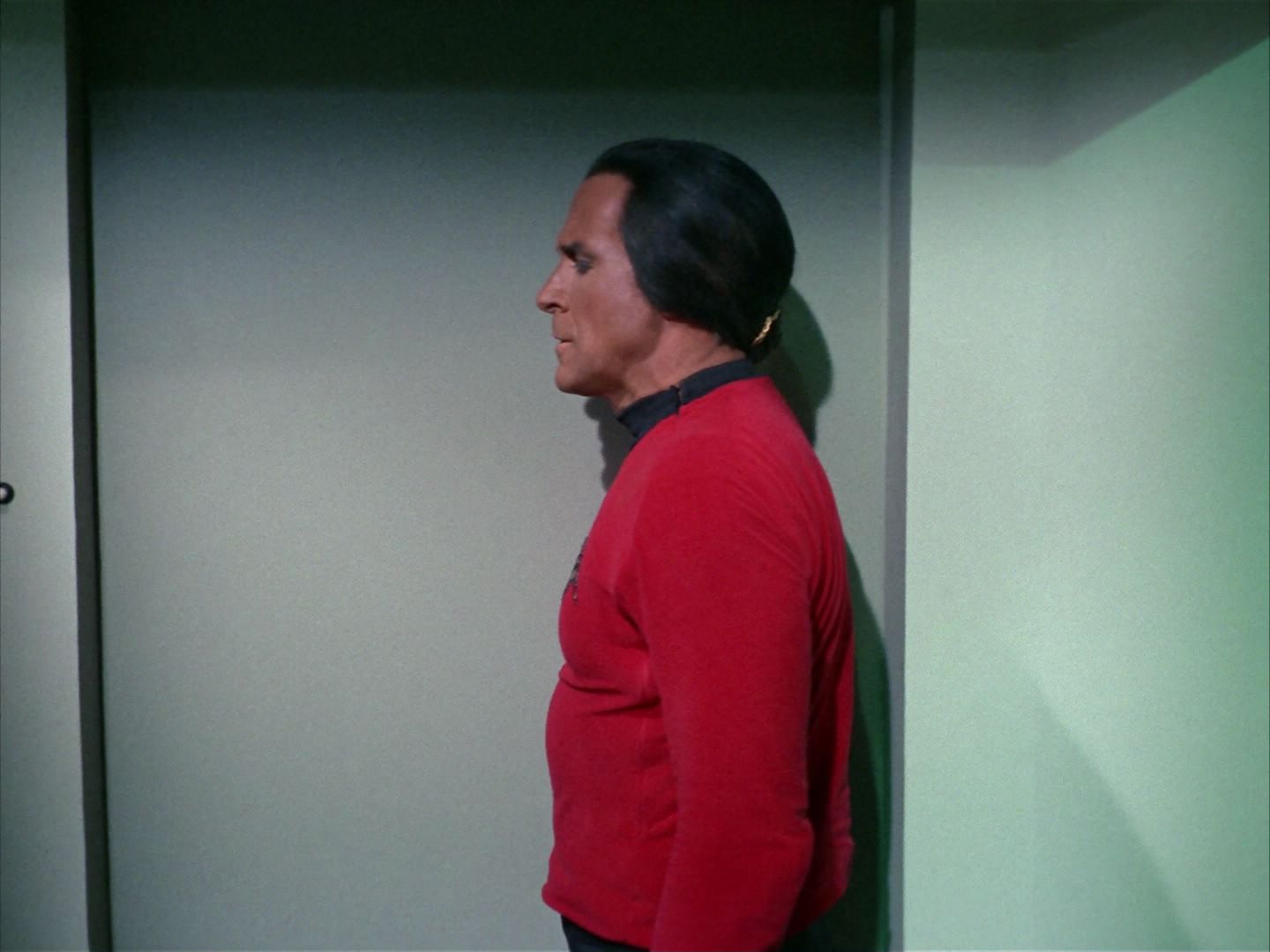 ariane179254_StarTrek_1x22_SpaceSeed_2225.jpg