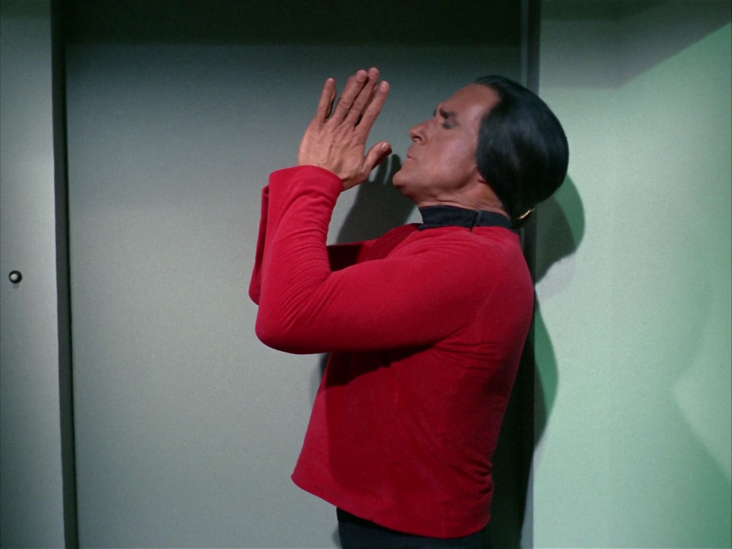 ariane179254_StarTrek_1x22_SpaceSeed_2228.jpg