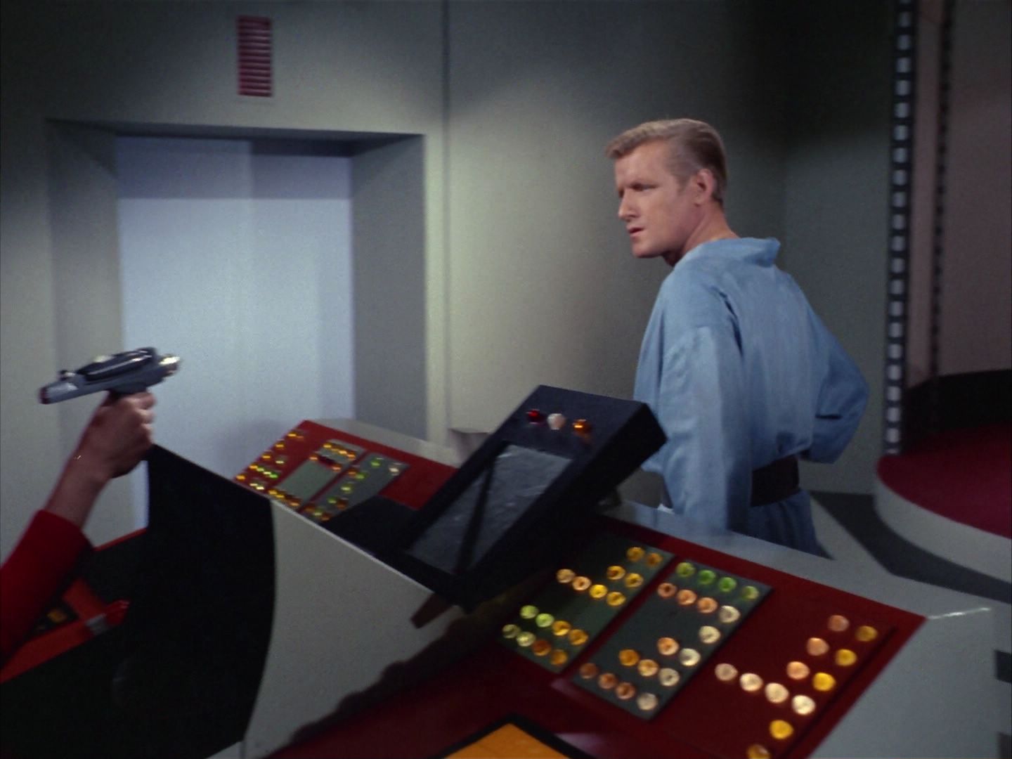 ariane179254_StarTrek_1x22_SpaceSeed_2253.jpg
