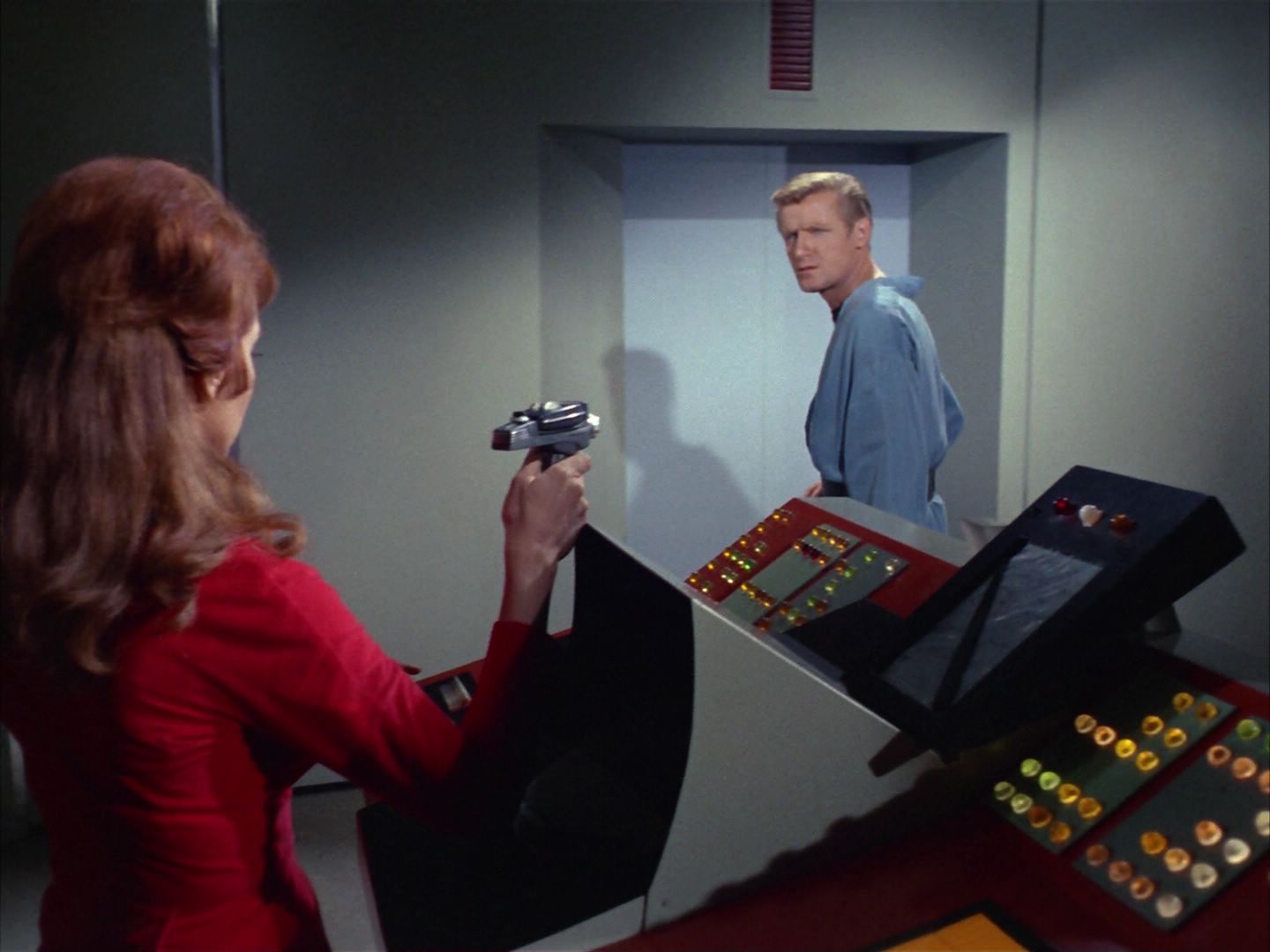 ariane179254_StarTrek_1x22_SpaceSeed_2255.jpg