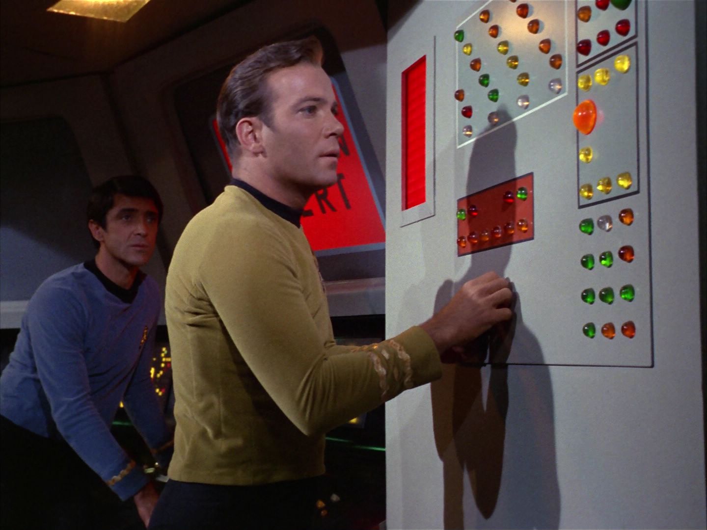 ariane179254_StarTrek_1x22_SpaceSeed_2338.jpg