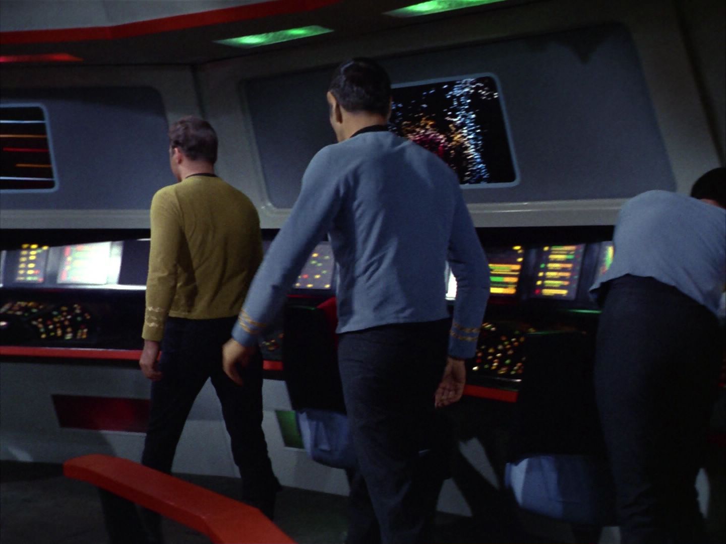 ariane179254_StarTrek_1x22_SpaceSeed_2353.jpg