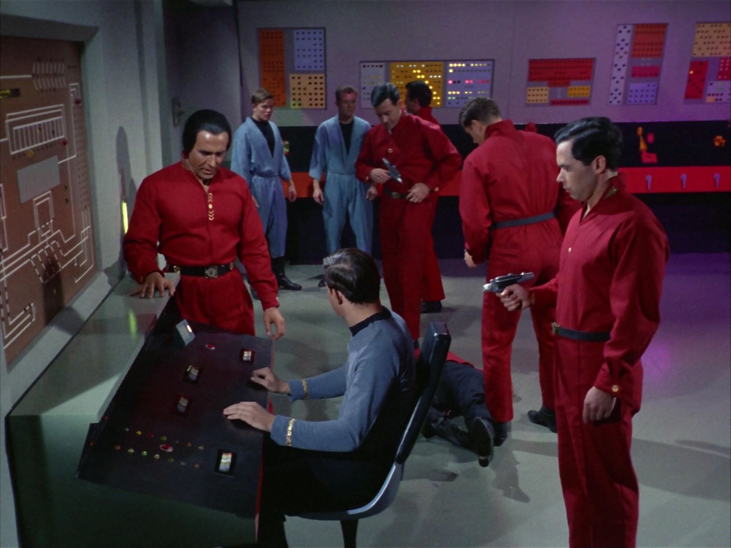 ariane179254_StarTrek_1x22_SpaceSeed_2360.jpg
