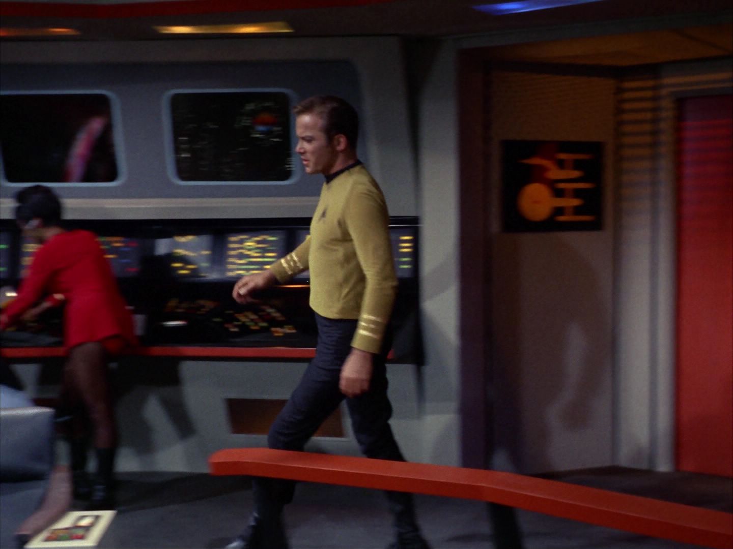 ariane179254_StarTrek_1x22_SpaceSeed_2397.jpg