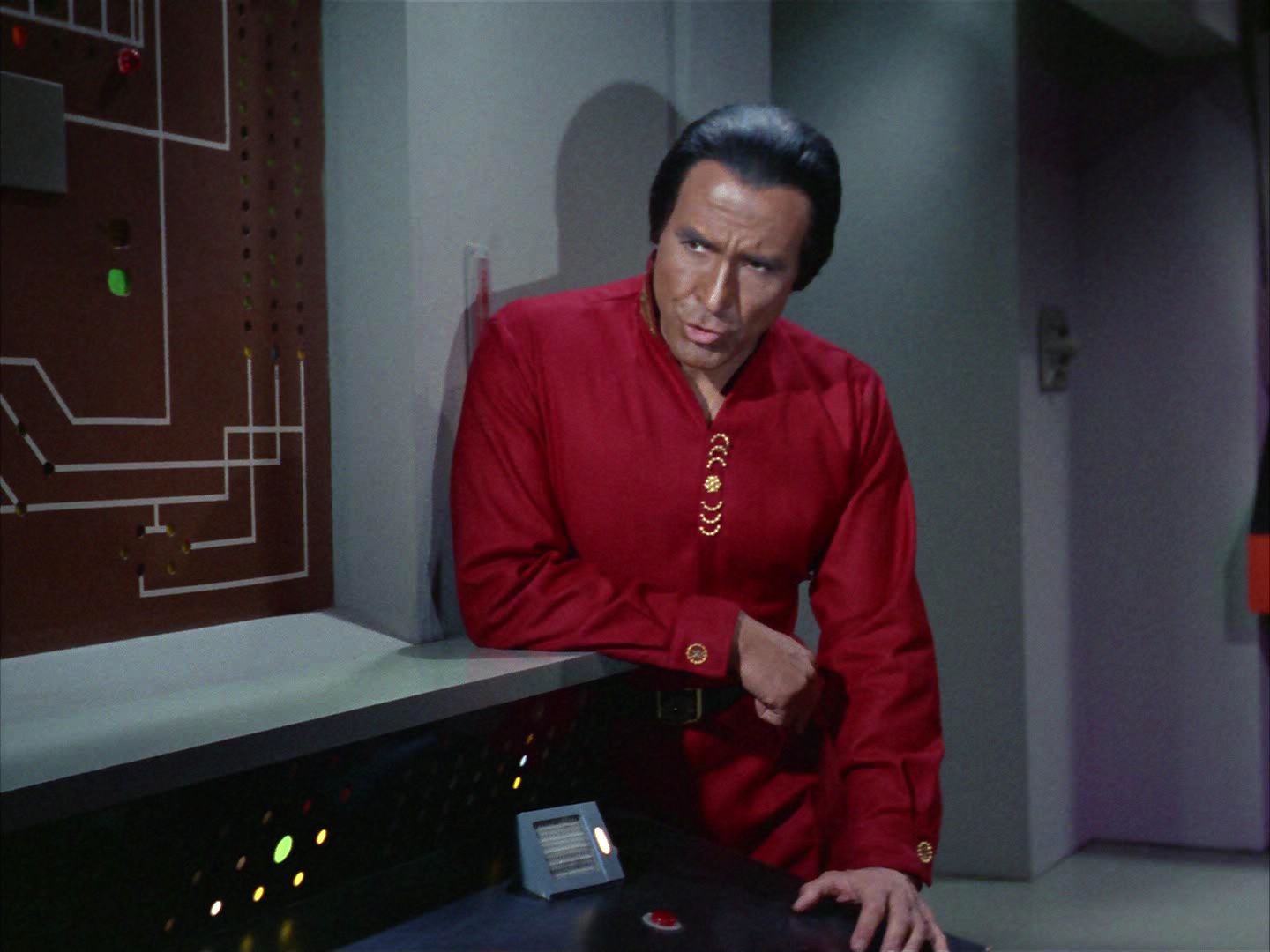 ariane179254_StarTrek_1x22_SpaceSeed_2410.jpg