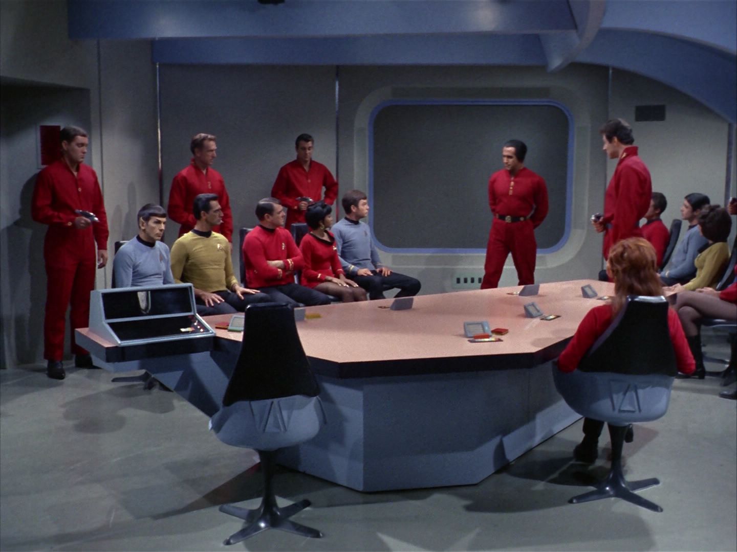 ariane179254_StarTrek_1x22_SpaceSeed_2511.jpg