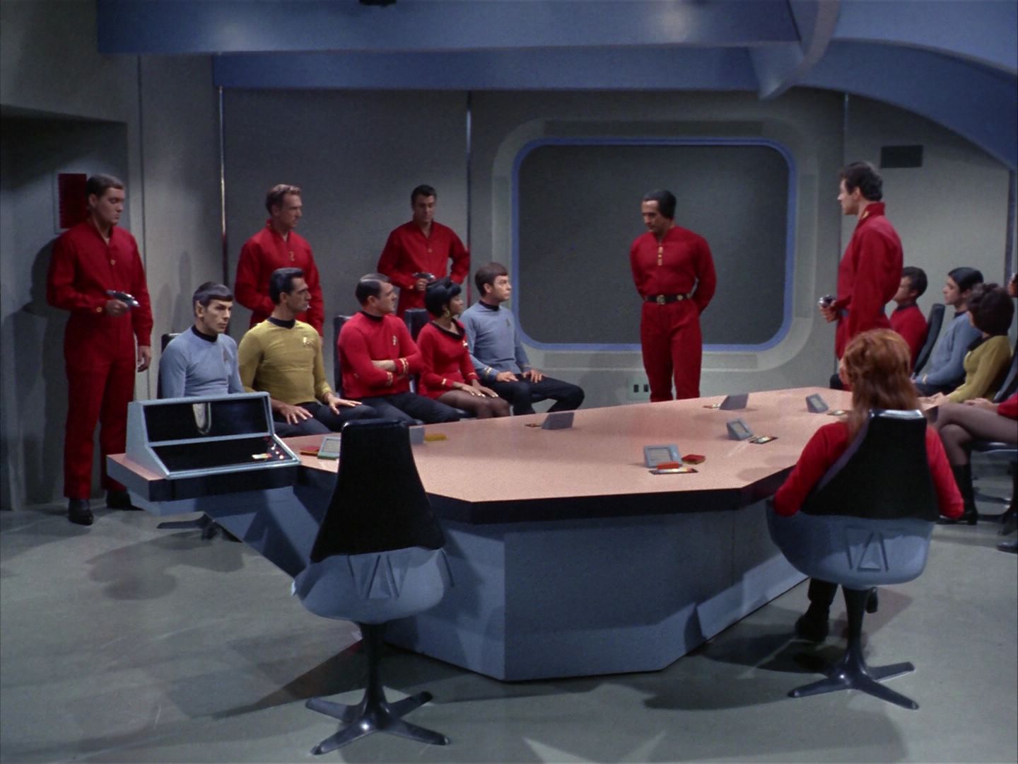 ariane179254_StarTrek_1x22_SpaceSeed_2512.jpg