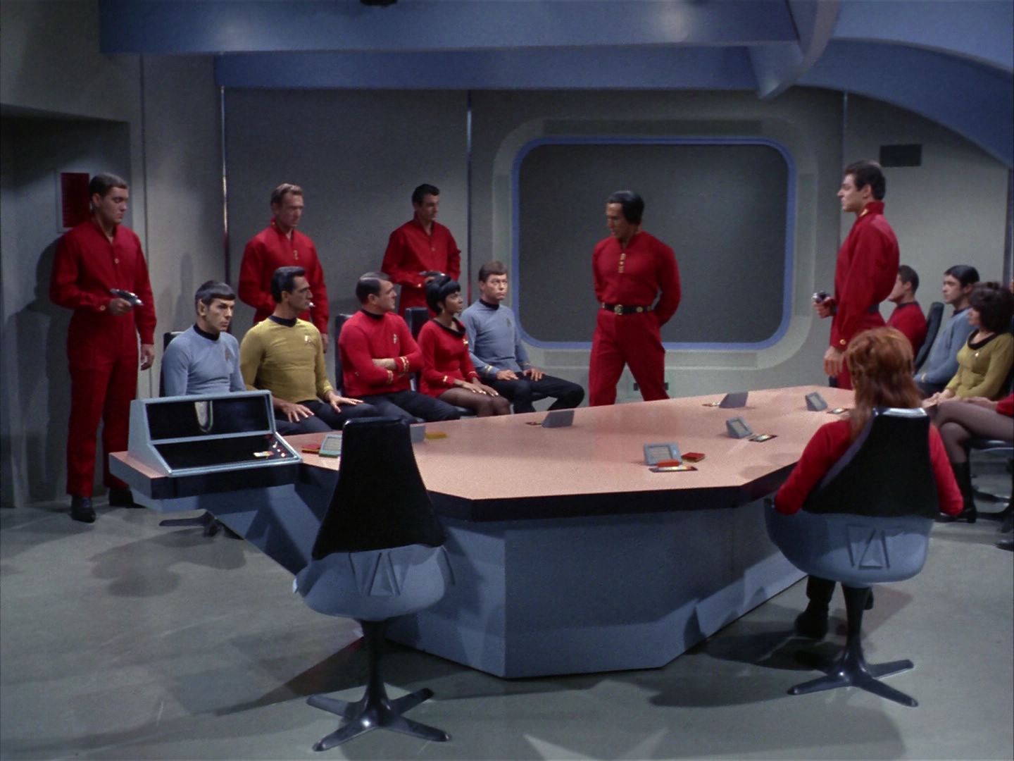 ariane179254_StarTrek_1x22_SpaceSeed_2514.jpg