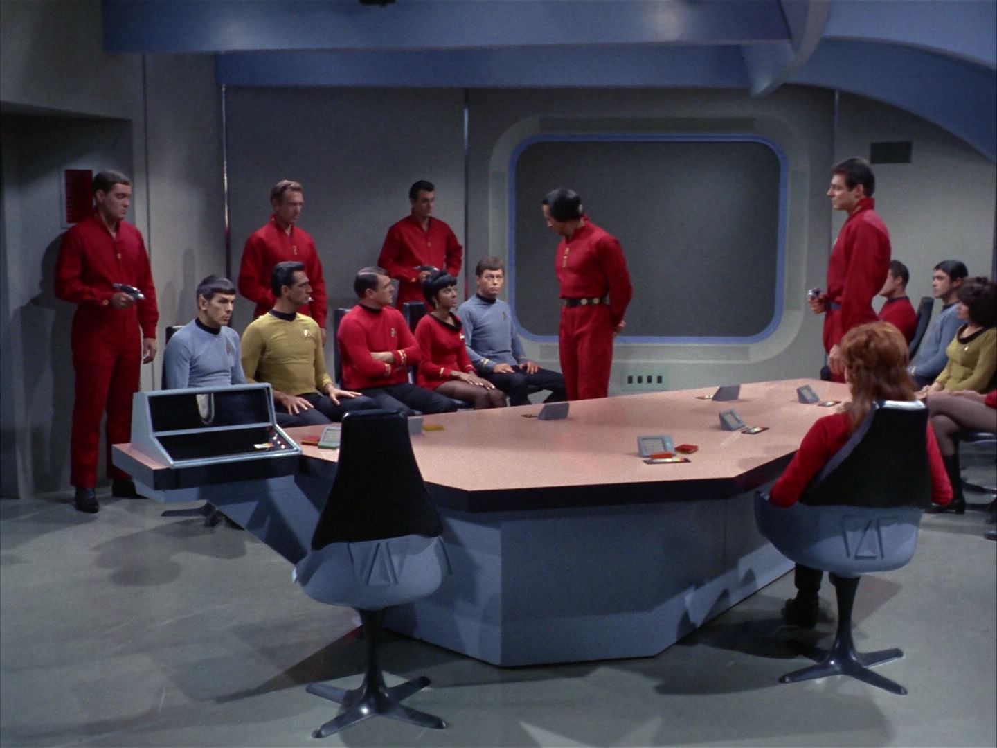 ariane179254_StarTrek_1x22_SpaceSeed_2515.jpg