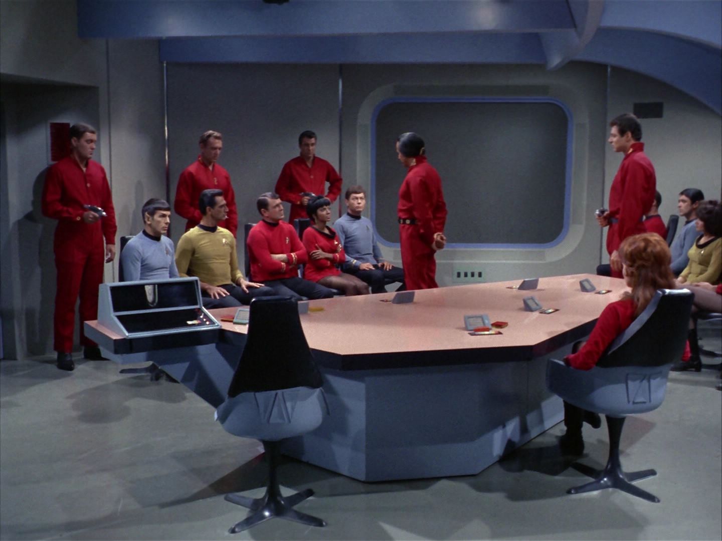 ariane179254_StarTrek_1x22_SpaceSeed_2518.jpg