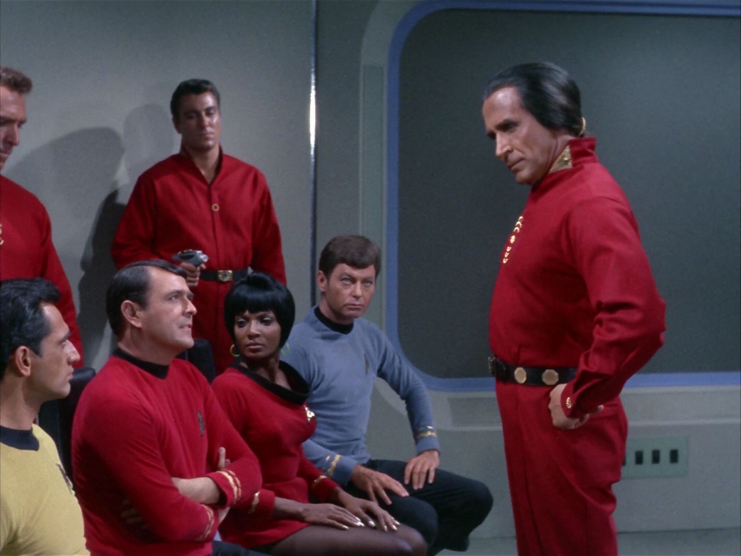 ariane179254_StarTrek_1x22_SpaceSeed_2525.jpg