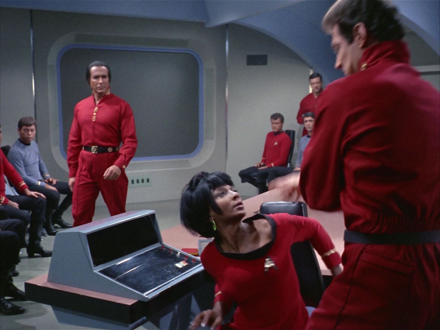 ariane179254_StarTrek_1x22_SpaceSeed_2720.jpg