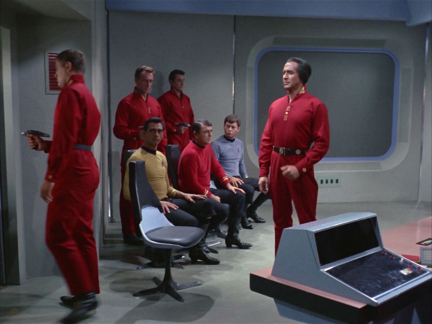 ariane179254_StarTrek_1x22_SpaceSeed_2745.jpg