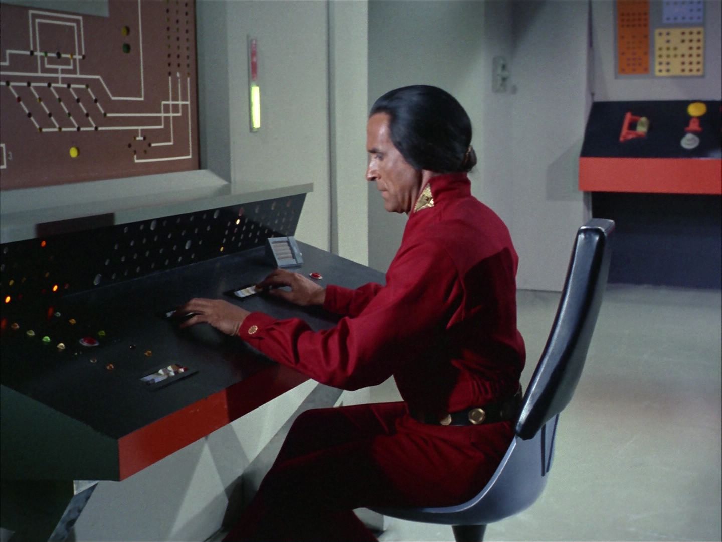 ariane179254_StarTrek_1x22_SpaceSeed_2890.jpg