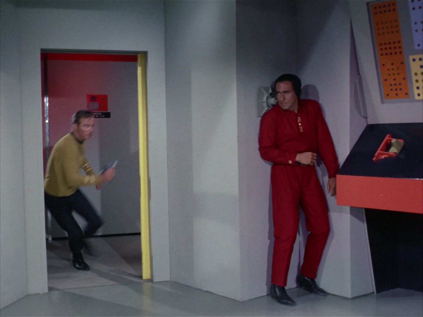 ariane179254_StarTrek_1x22_SpaceSeed_2903.jpg
