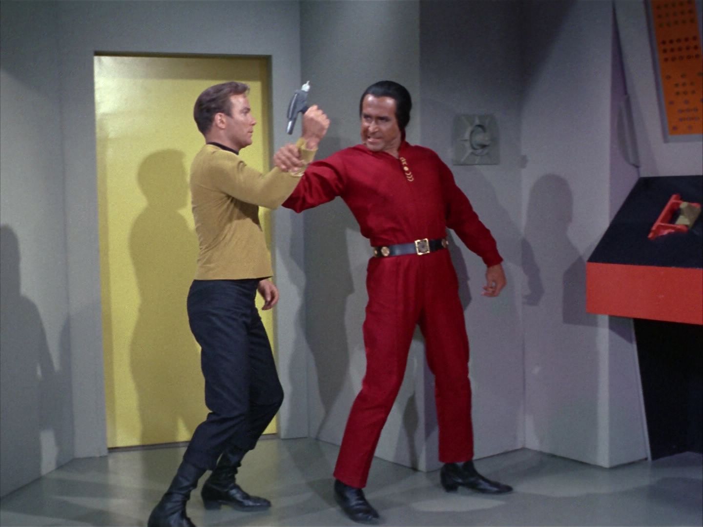 ariane179254_StarTrek_1x22_SpaceSeed_2905.jpg