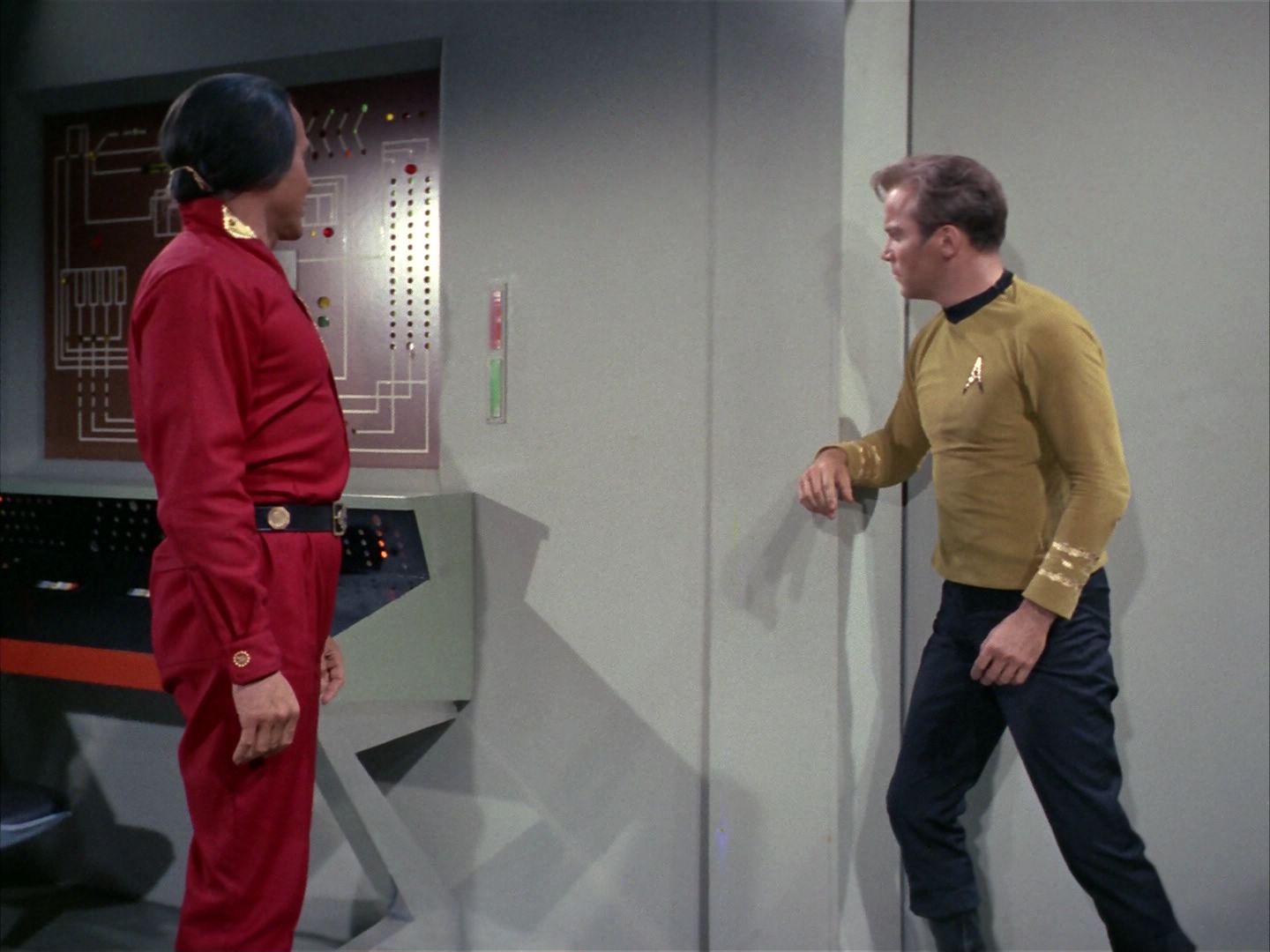 ariane179254_StarTrek_1x22_SpaceSeed_2931.jpg