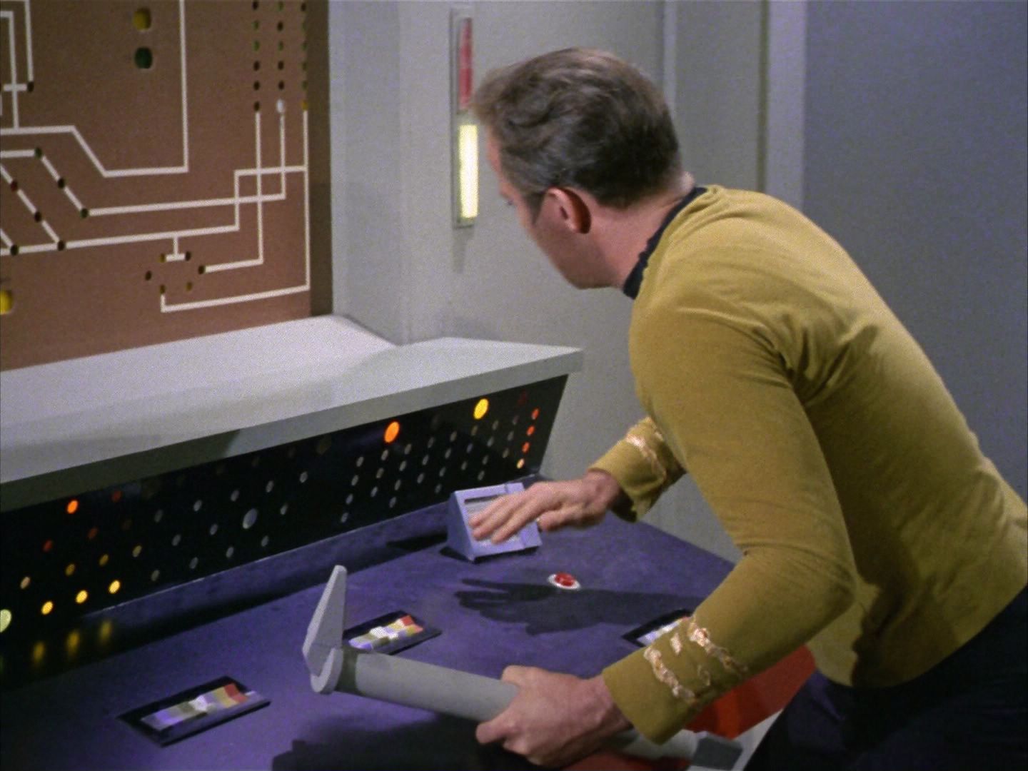 ariane179254_StarTrek_1x22_SpaceSeed_3012.jpg