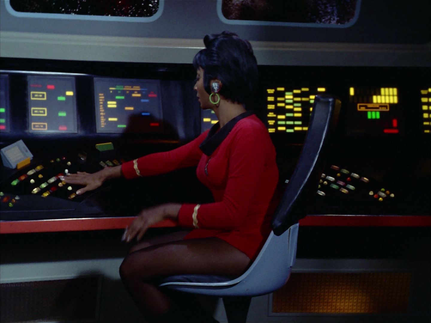 ariane179254_StarTrek_1x24_ThisSideOfParadise_0029.jpg