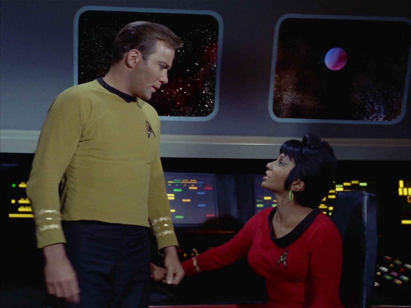 ariane179254_StarTrek_1x24_ThisSideOfParadise_0037.jpg